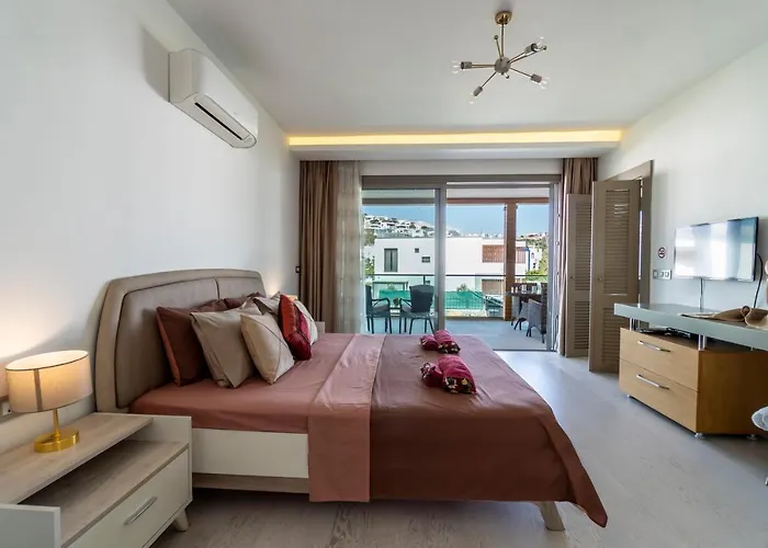 Deluxe Villa Ayshen With Private Swimming Pool *