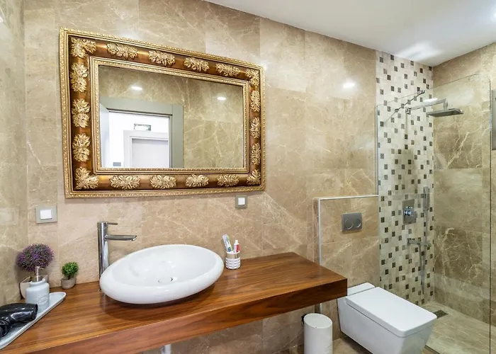 Deluxe Villa Ayshen With Private Swimming Pool *