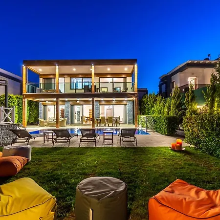 Deluxe Villa Ayshen With Private Swimming Pool *