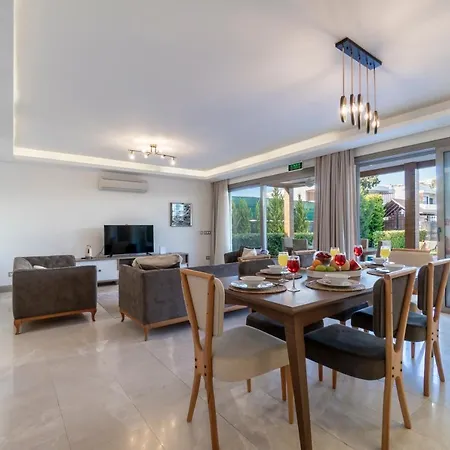 Deluxe Villa Ayshen With Private Swimming Pool Villa *