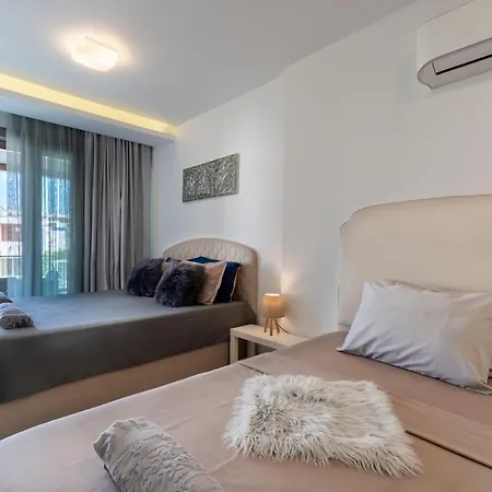 Deluxe Emilie With Private Swimming Pool Villa