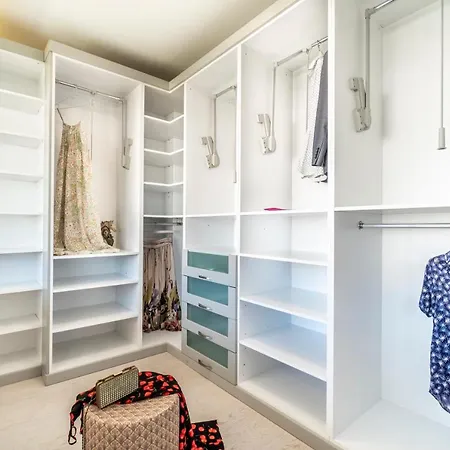 빌라 Deluxe Emilie With Private Swimming Pool