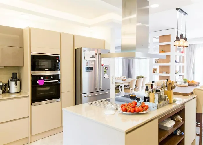 Deluxe Emilie With Private Swimming Pool וילה