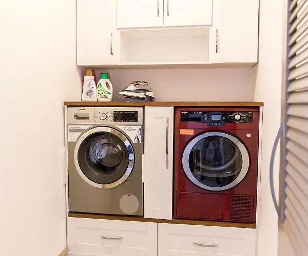 וילה Deluxe Emilie With Private Swimming Pool