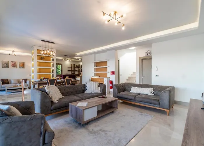 וילה Deluxe Emilie With Private Swimming Pool