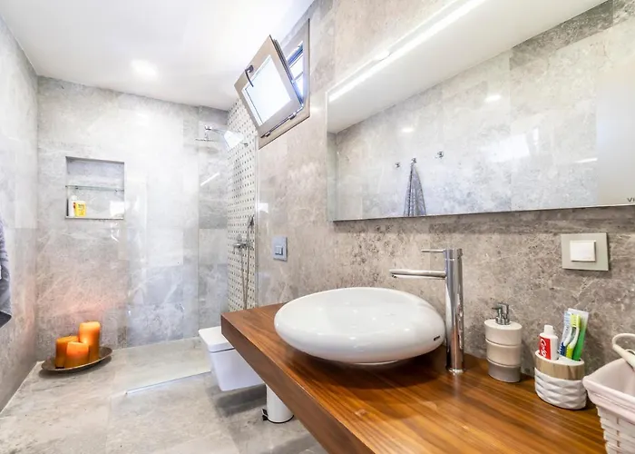 וילה Deluxe Emilie With Private Swimming Pool *