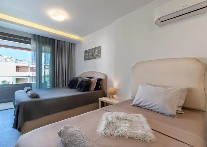 Deluxe Emilie With Private Swimming Pool וילה