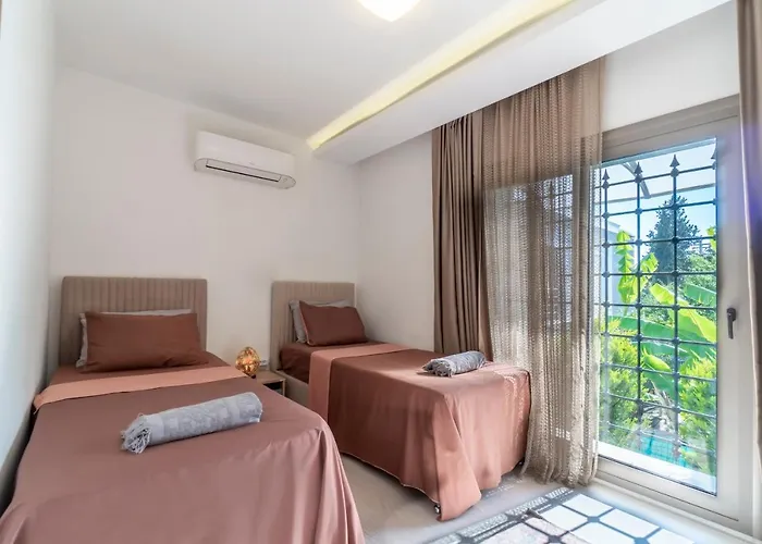 וילה Deluxe Emilie With Private Swimming Pool