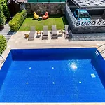 Deluxe Ayshen With Private Swimming Pool Vilă *