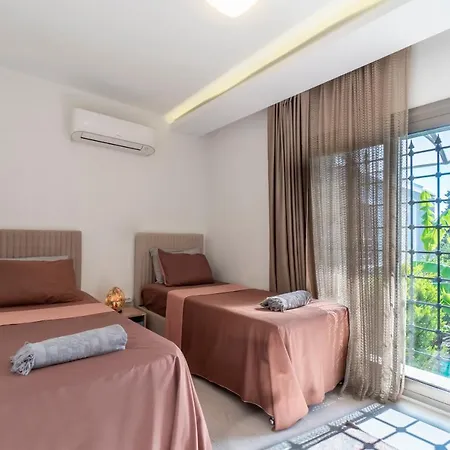 فيلة Deluxe Emilie With Private Swimming Pool